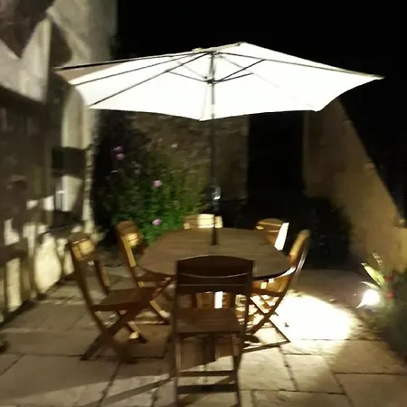 Alojamento de Acomodação e Pequeno-almoço Manoir De La Fontaine Du Chêne Coutures (Maine-et-Loire)