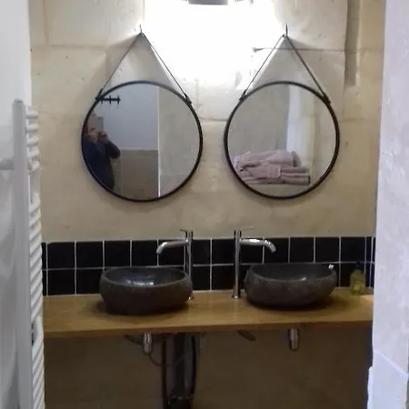 Manoir De La Fontaine Du Chene Bed and Breakfast Coutures (Maine-et-Loire)